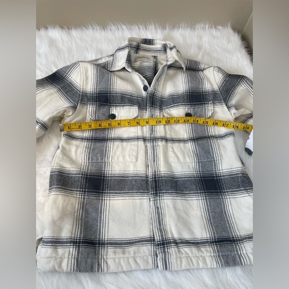 Abercrombie and Fitch Plaid Button-Up Shacket Jacket - Picture 7 of 10